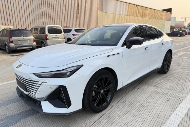 Used Changan UNI-V 2022 1.5T Prestige Version