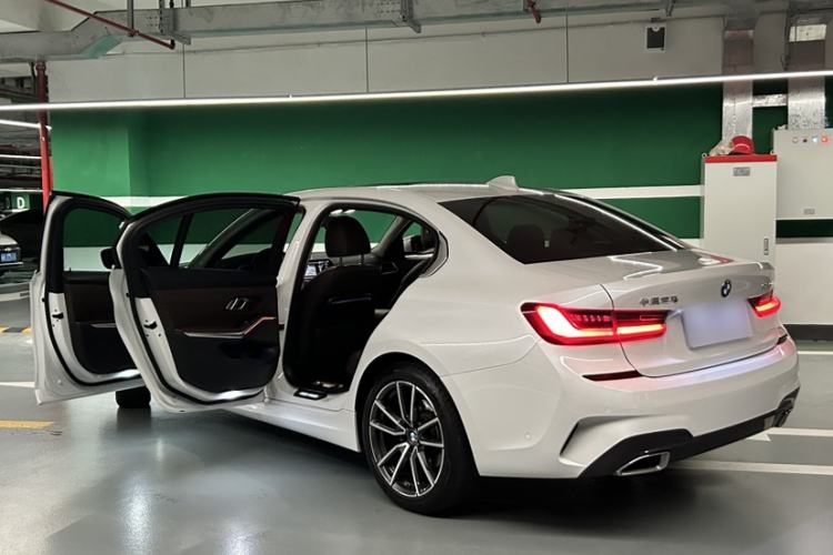 Used BMW 3 Series 2022 Updated 325Li M Sport Package Interior 3