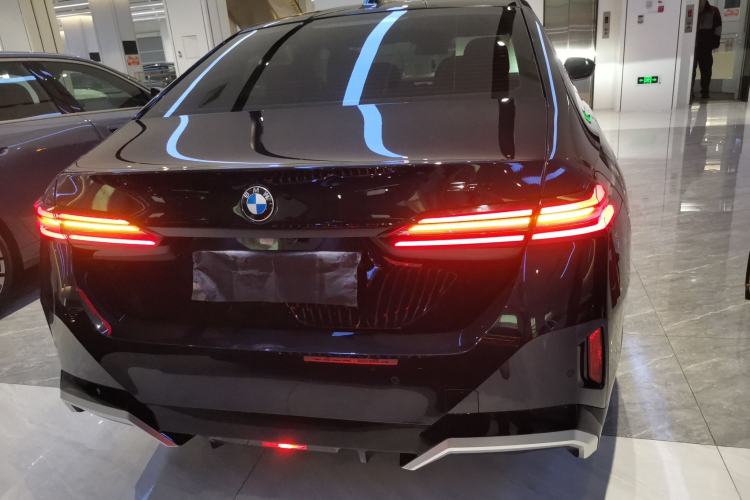 Used BMW 5 Series 2024 530Li Leading Model M Sport Package