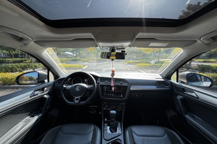 Used Volkswagen Tiguan L 2019 330TSI Automatic Two-Wheel Drive Panoramic Comfort Edition China VI Standard
