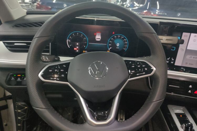 Used Volkswagen Tavendor 2023 380TSI Four-Wheel Drive R-Line Cruise Edition