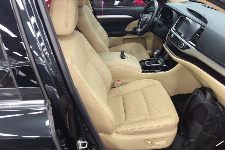 Used Toyota Highlander 2018 2.0T Four-Wheel Drive Prestige Version 7 Seats China VI Standard
