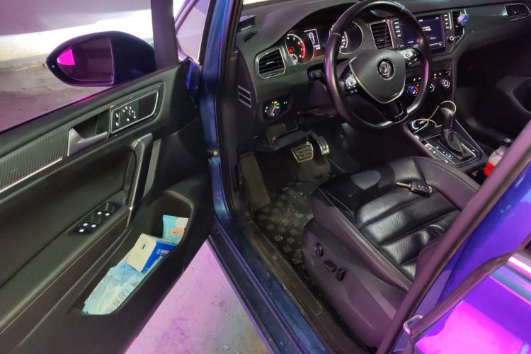 Used Volkswagen Golf Sportsvan 2016 230TSI Automatic Luxury Version Driver Seat