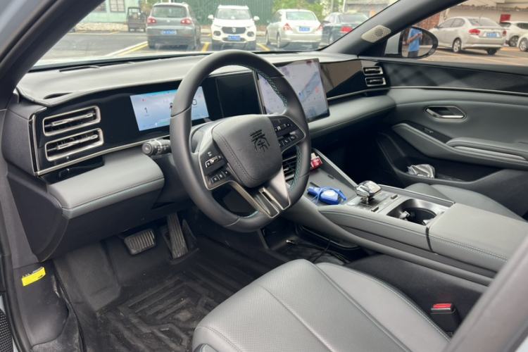 Used BYD Qin L 2024 DM-i 120KM Leading Model Interior 4