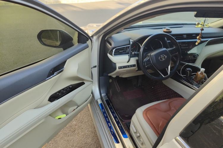 Used Toyota Camry 2019 2.5G Luxury Edition China VI Standard