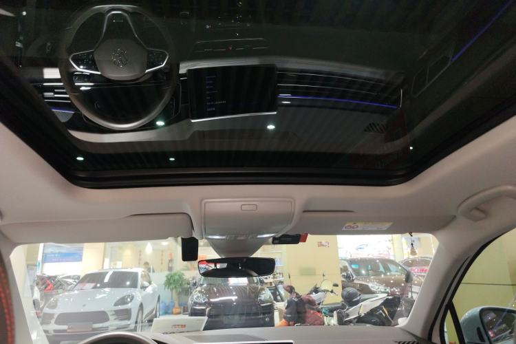 Used Volkswagen Tiguan L 2023 Facelift 380TSI Automatic All-Wheel Drive R-Line Flagship 7-Seater