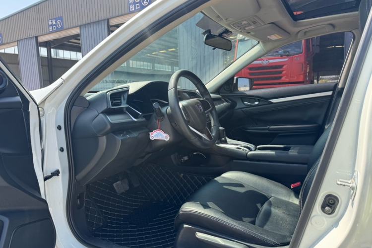 Used Honda Civic 2016 220TURBO CVT Luxury Edition Left Front Seat