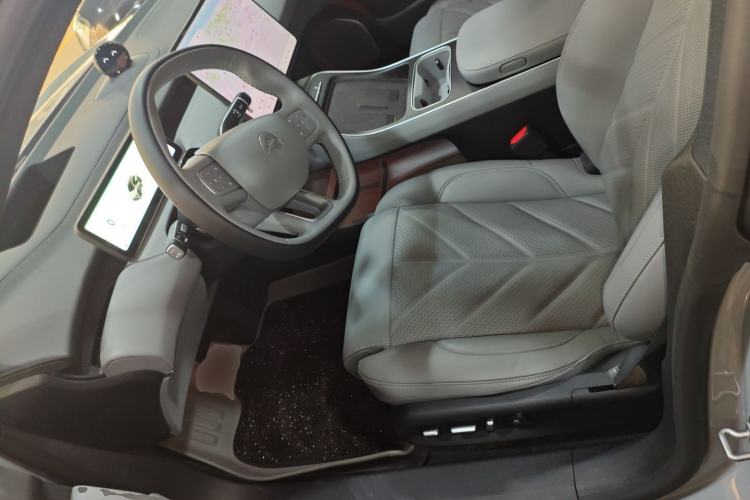 Used Nio ET5T 2025 75 kWh Touring Left Front Seat