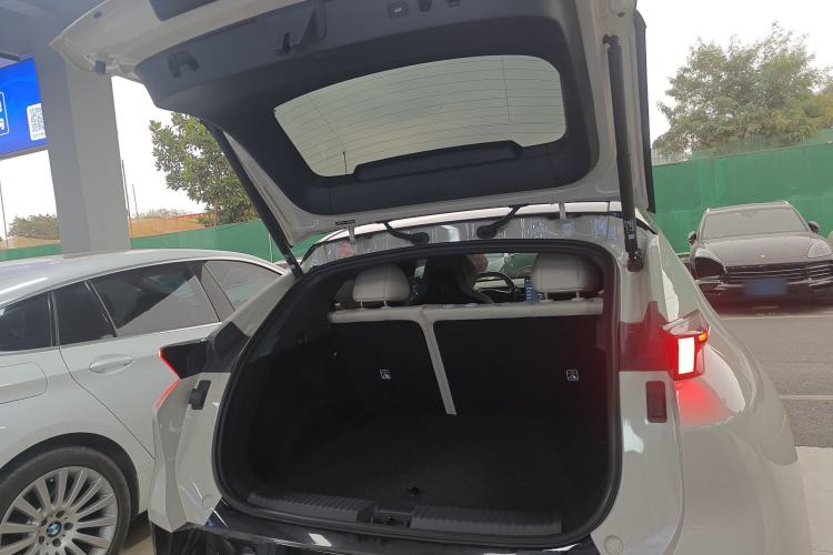 Used Lynk & Co Z20 2025 530 km Range Rear-Wheel Drive Pro