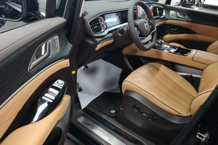 Used Denza D9 2024 DM-i 980 Four-Wheel Drive Prestige Model
