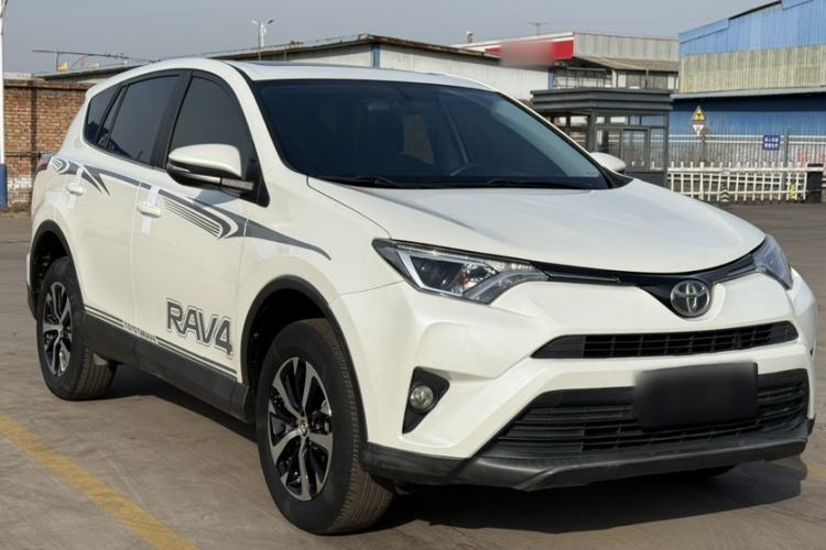 Used Toyota RAV4 2019 2.0L CVT Two-Wheel Drive Pioneer Edition China V Standard