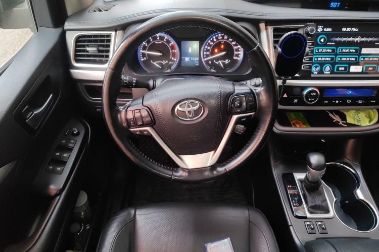 Used Toyota Highlander 2017 2.0T Four-Wheel Drive Luxury Navigation Version 7 Seats