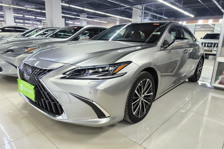 Used Lexus ES 2021 300h Deluxe Edition