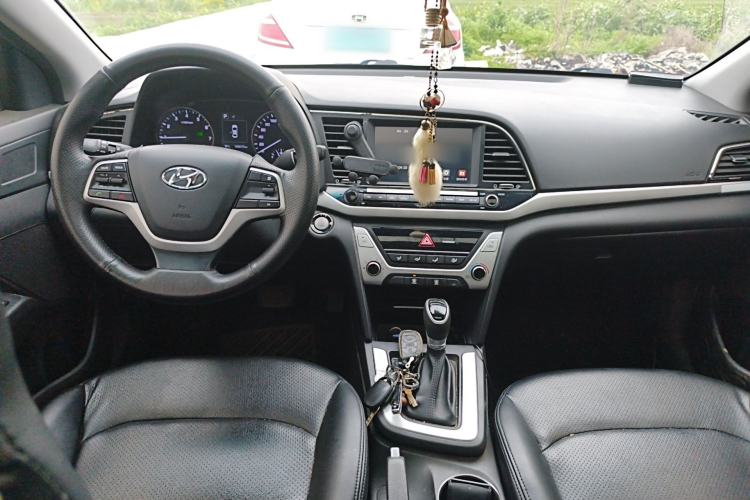 Used Hyundai Elantra (6th Generation / Lingdong) 2016 1.6L Automatic ZhiXuan – Elite Version Center Console