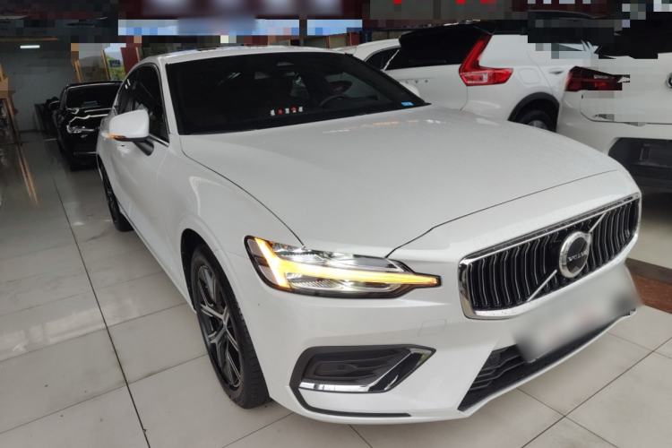 Used Volvo S60 2024 B4 Zhiyi Luxury Edition