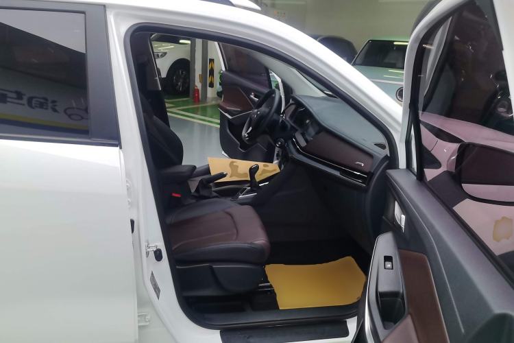 Used CHANGAN CS15 2019 1.5L Manual Entry-Level Version China VI Standard
