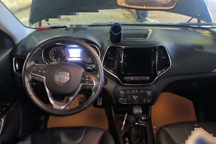 Used Jeep Cherokee 2019 2.0T Two-Wheel Drive Smart Enjoyment Version China V