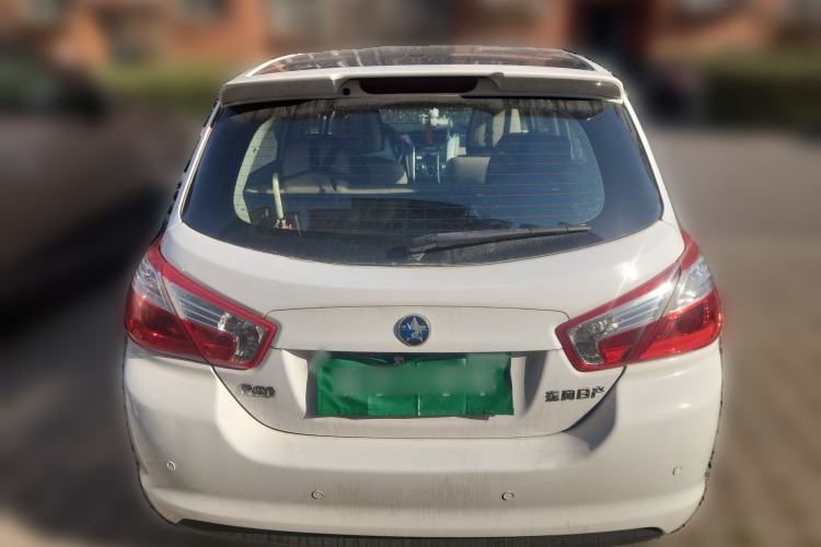 Used Venucia R50 2013 1.6L Automatic Luxury Edition