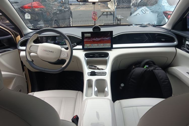 Used Geely Galaxy Geome 2025 410 km Free Version