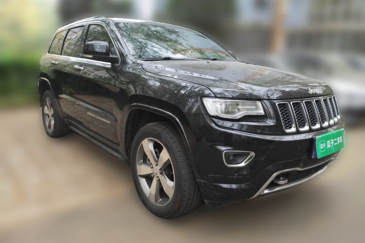 Used Jeep Grand Cherokee 2015 3.6L Luxury Navigation Edition Front Right 45 Deg