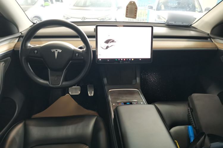 Used Tesla Model Y 2022 Long-Range All-Wheel-Drive Version