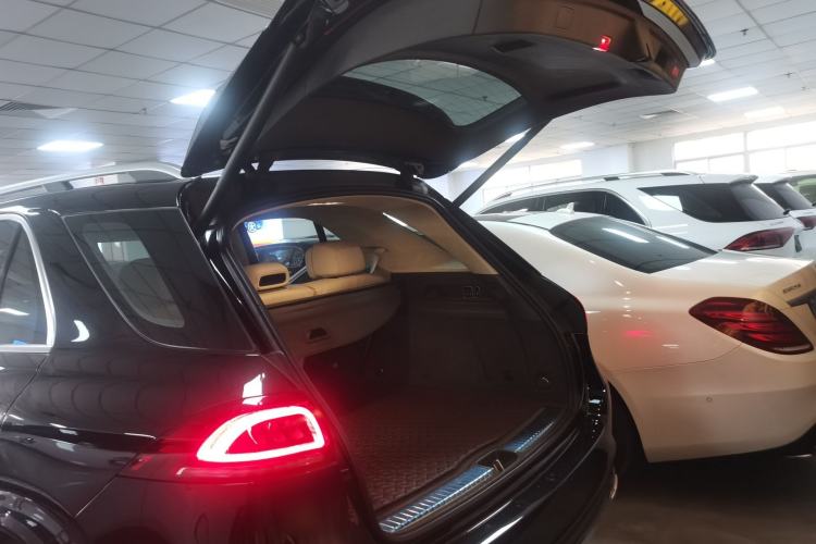 Used Mercedes-Benz GLE 2020 Restyled GLE 350 4MATIC Fashion Edition Trunk