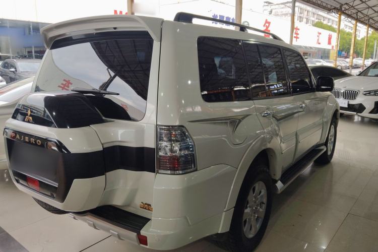 Used Mitsubishi Pajero 2018 3.0L Automatic Standard Edition Rear Right 45 Deg