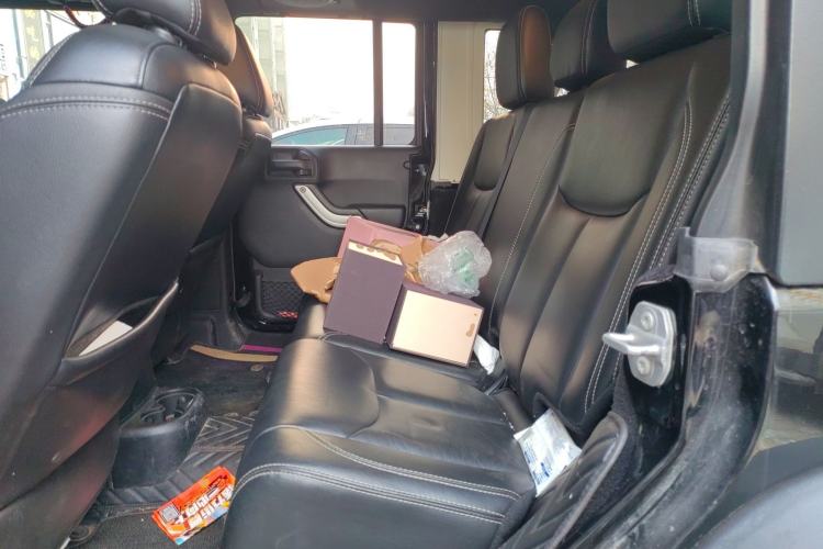 Used Jeep Wrangler 2015 3.6L Rubicon Four-Door Comfort Edition
