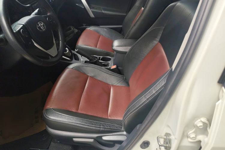 Used Toyota Corolla 2018 Dual-Engine 1.8L E-CVT Smart Edition Left Front Seat