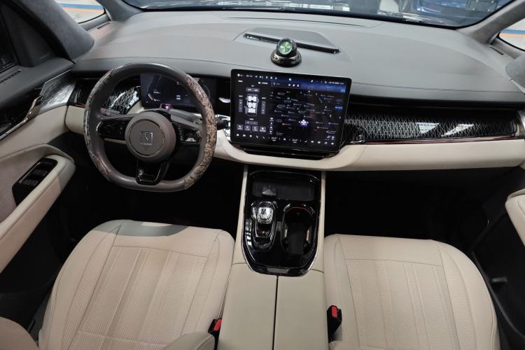 Used Zeekr 009 2022 WE Edition Center Console