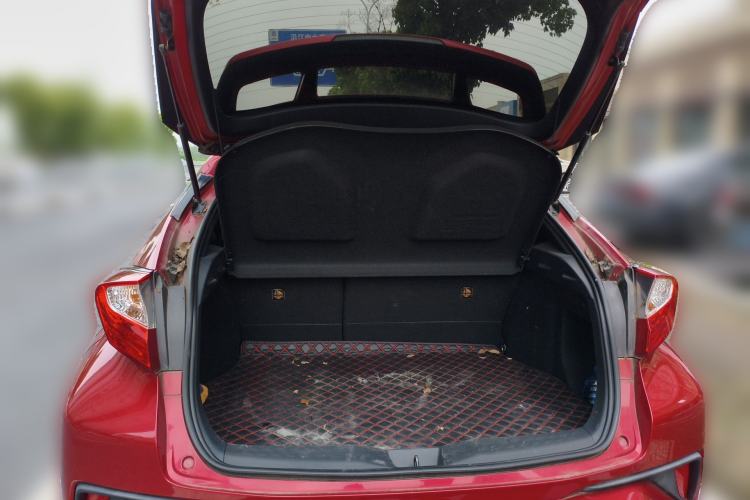 Used Toyota C-HR 2018 2.0L Leading with Sunroof China V Standard Trunk