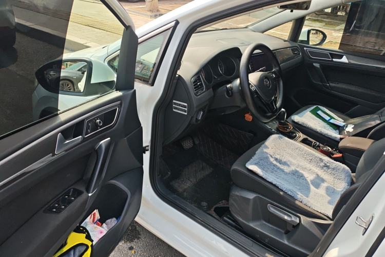 Used Volkswagen Golf Sportsvan 2016 230TSI Automatic Trend Edition Driver Seat