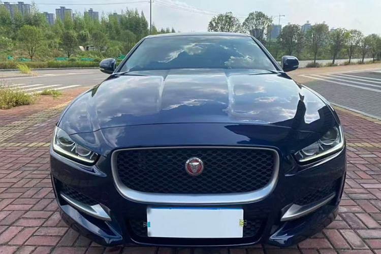 Used Jaguar XE 2017 2.0T 200 PS R-Sport
