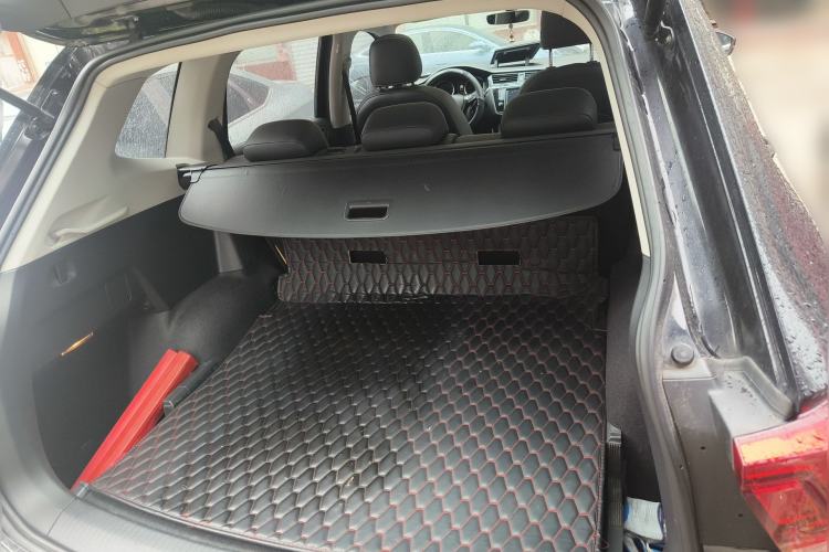 Used Volkswagen Tiguan L 2018 330TSI Automatic Two-Wheel Drive Luxury Edition Trunk