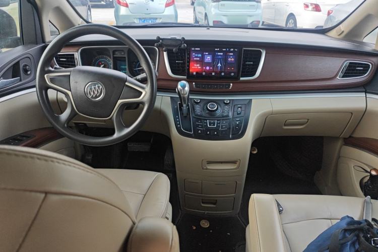 Used Buick GL8 2014 2.4L CT Luxury Business Comfort Edition Center Console