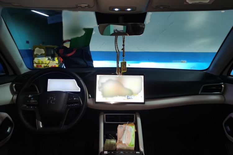 Used BYD Yuan UP 2025 Intelligent Driving Version 401 KM Dynamic Edition Interior 2