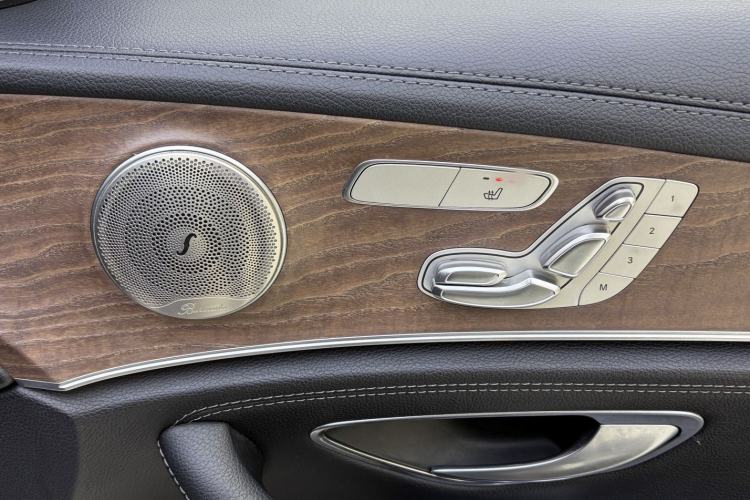 Used Mercedes-Benz E-Class 2019 Facelifted E 300 L Stylish Version Interior 3