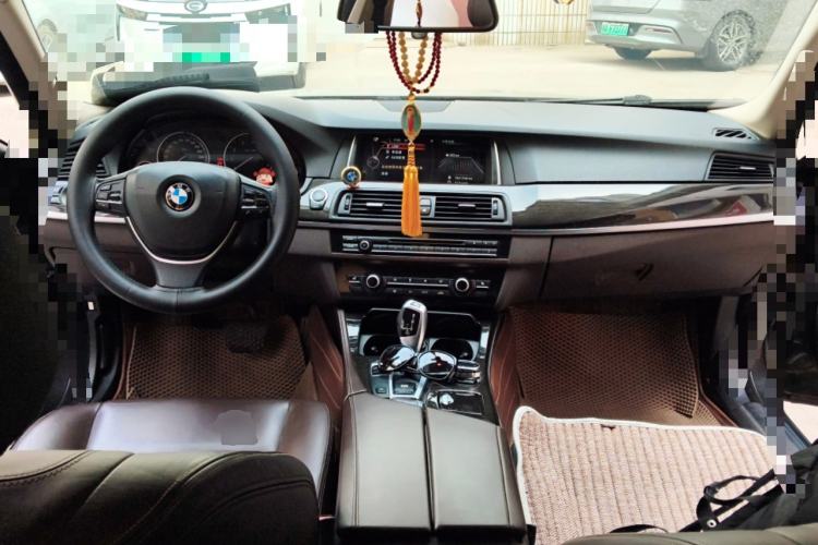 Used BMW 5 Series 2014 525Li Luxury Design Package Center Console