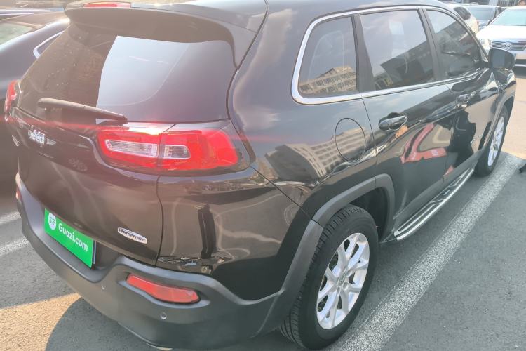 Used Jeep Cherokee 2016 2.4L Leading Edition
