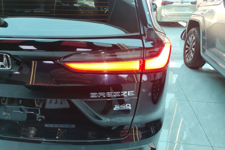 Used Honda Breeze 2023 240TURBO Two-Wheel-Drive Luxury Edition 5 Seats
