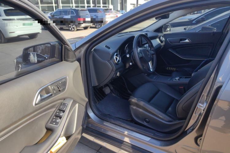 Used Mercedes-Benz GLA 2015 GLA 220 4MATIC Fashion Model