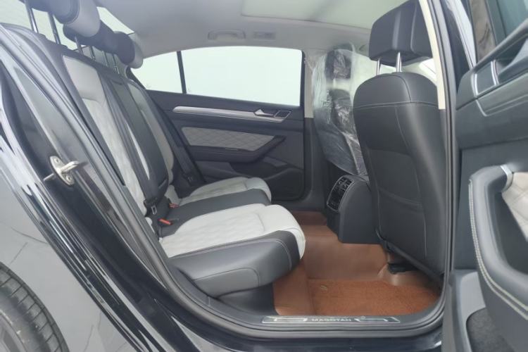 Used Volkswagen Magotan 2023 2 Million Units Limited Edition 330TSI DSG Leading Version Interior 5