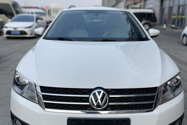 Used Volkswagen Cross Lavida 2014 1.4TSI DSG
