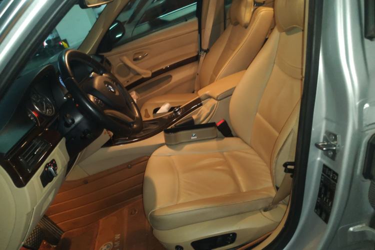 Used BMW 3 Series 2010 325i Luxury Model
