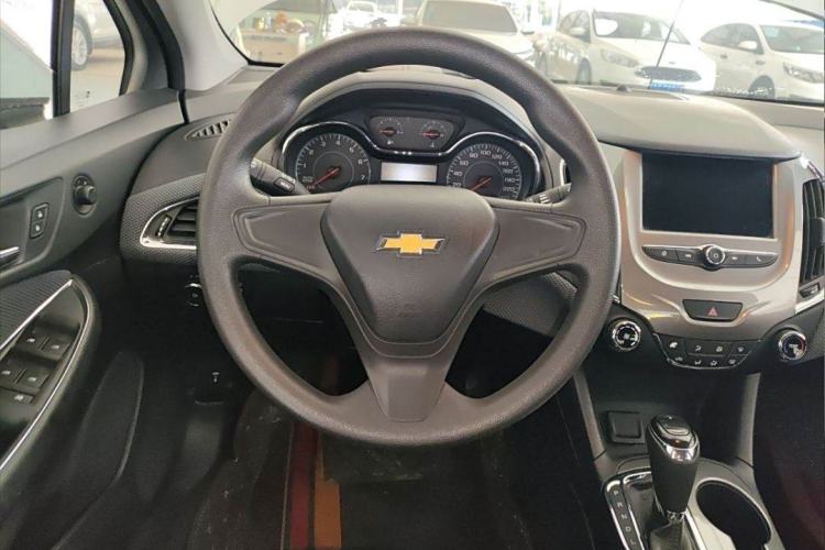 Used Chevrolet Cruze 2018 320 Automatic Pioneer Sunroof Edition