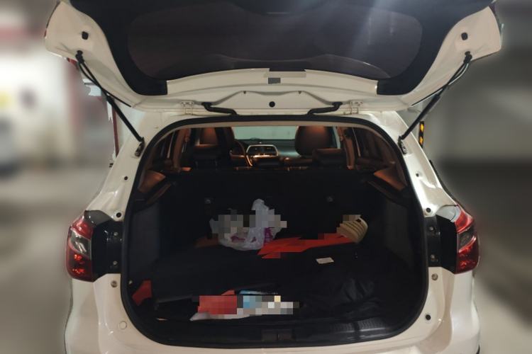 Used Suzuki S-Cross 2015 1.6L CVT Two-Wheel Drive Elite Version Trunk