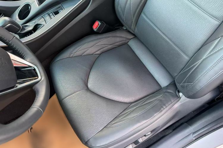 Used Toyota Avalon 2019 Dual-Engine 2.5L XLE Prestige Version China VI Standard