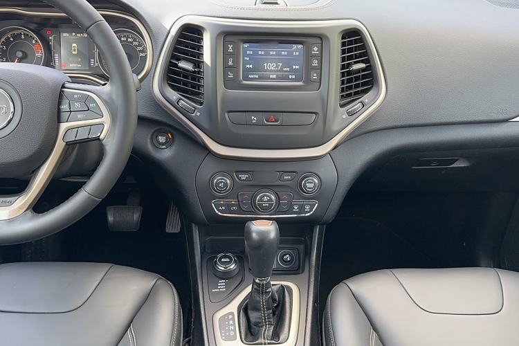 Used Jeep Cherokee 2016 2.4L Professional Edition