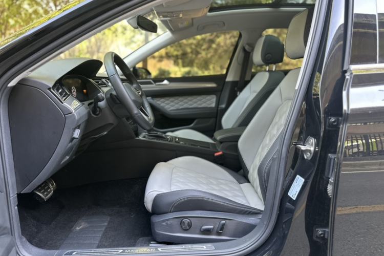 Used Volkswagen Magotan 2023 2 Million Units Limited Edition 330TSI DSG Leading Version Interior 8