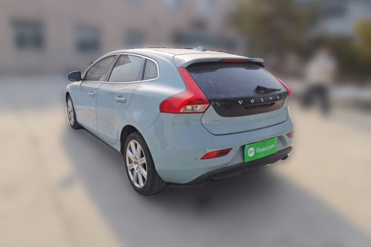 Used Volvo V40 2017 T3 Zhiya Edition Rear Left 45 Deg